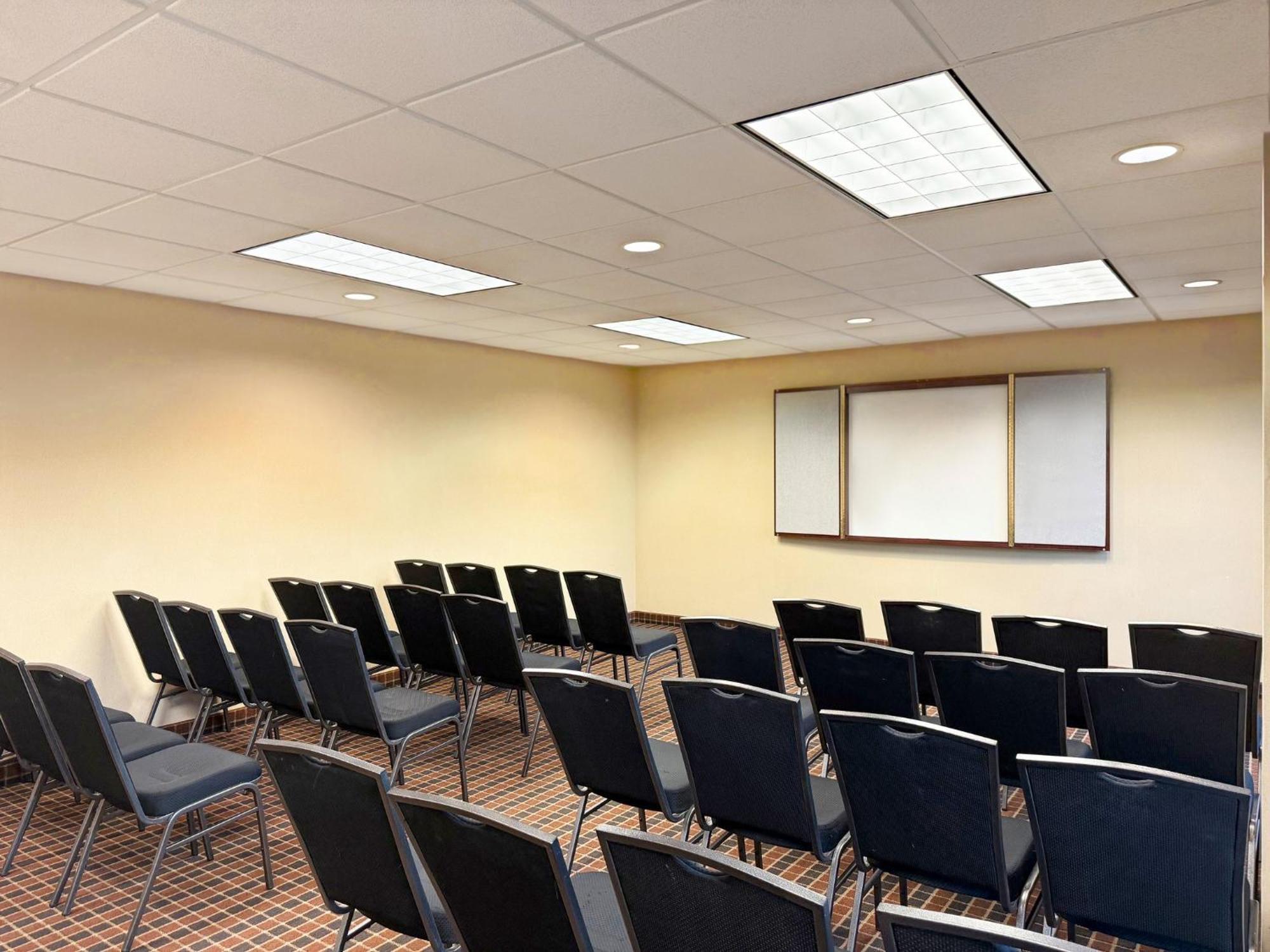 Holiday Inn South Plainfield-Piscataway By Ihg Extérieur photo